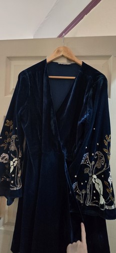 Hope ivy premium velvet wrap - &,